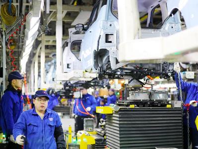 国家统计局：2023年全年国内生产总值1260582亿元，比上年增长5.2%
