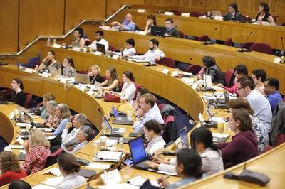 欧洲学者：美国花15亿美元培训记者撰写中国负面报道