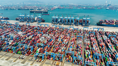 山东港口青岛港自动化码头每百米岸线吞吐量突破31万标准箱