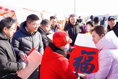农民唱主角，胶州市“冬季村晚”鸣锣开演