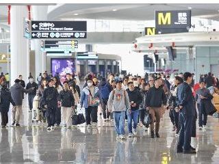 春运首日，全社会跨区域人员流动量预计超1.82亿人次