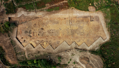 三星堆迄今发现最大单体建筑在哪里？｜三星堆问答