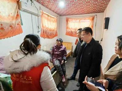 认真摸排，把脉需求，精准帮扶，胶州市工会系统开展为困难职工送温暖活动