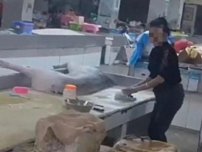 摊主给白猪肉涂木炭灰冒充“黑猪肉”？海口通报：罚款1万元