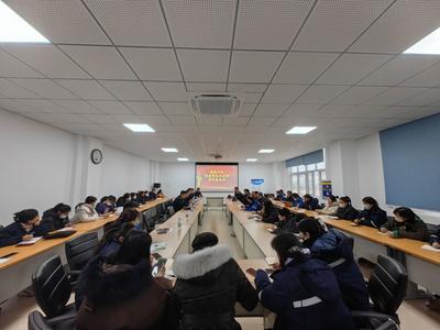 黄岛出入境边防检查站组织开展“边检政策宣讲进一线”活动