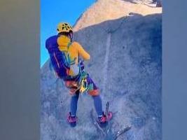 登山者在九华山景区周边岩体上打钉子，相关部门介入