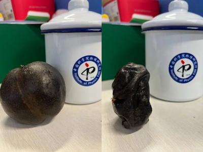 “尔滨”冻梨又黑又甜，为何冰箱冻出来的是坏的？