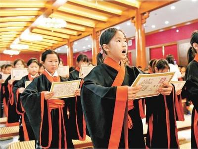 推进文化“两创”，加快文化强省建设步伐