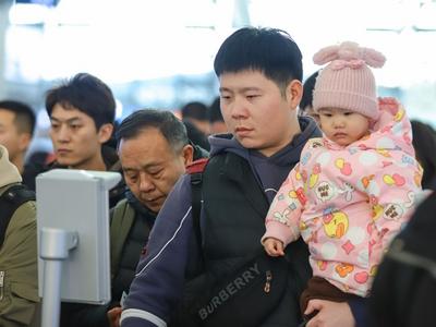 2月11日，春运全社会跨区域人员流动量完成27375.3万人次