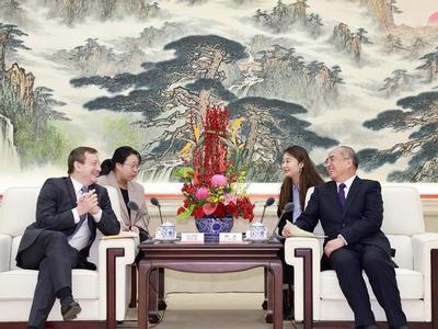 林武会见法国驻华大使白玉堂