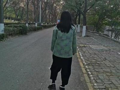 “新中式战袍”火爆，但“我妈说我像个老太太”