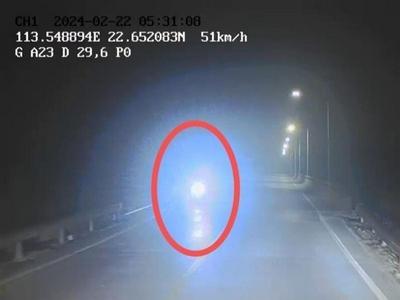 广州南沙：桥面断裂5人“接力”拦车，拟认定见义勇为