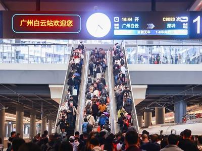 线上买火车票显示无余票，但自助售票机有票？12306解答