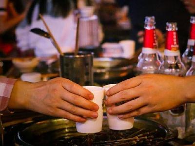 春节聚会喝酒后可以剧烈运动吗？喝酒是这样影响运动的→