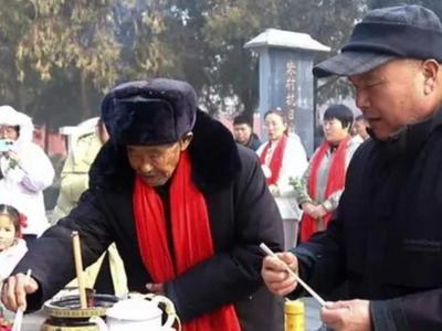 致敬！山东这个村子大年初一头碗饺子敬英烈