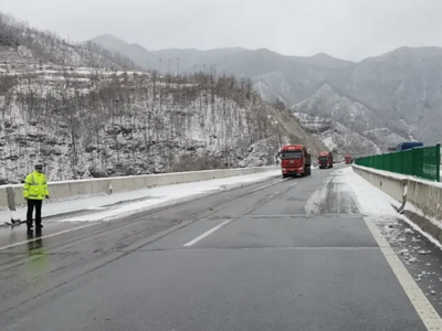 八省份因降雪封闭37个路段，关闭503个收费站