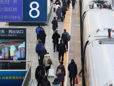 春节假期全社会跨区域人员流动量预计超23亿人次