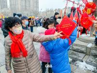 体验民俗闹元宵，这里的市民玩嗨了！