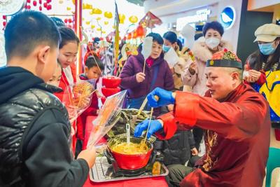 文旅部：春节假期国内游人次达4.74亿，花了6326亿