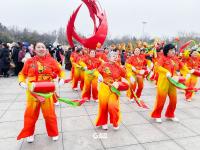 体验民俗闹元宵，这里的市民玩嗨了！
