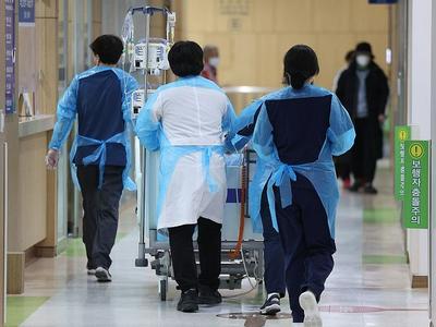 韩国保健福祉部向4944名医生发出吊销执照的事前通知