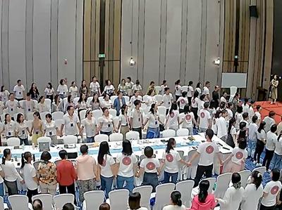 “灵修”组织起底：对学员精神控制，渔色女学员