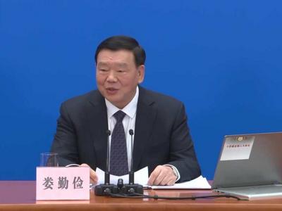 全国人大新闻发布会：中国总体保持国防支出合理稳定增长