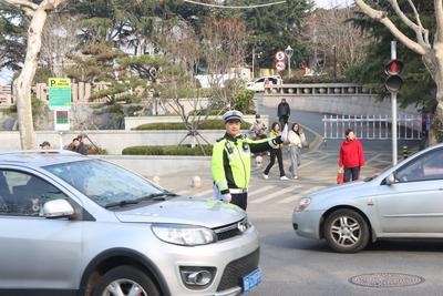 @青岛驾驶员，殡仪馆、福宁园周边道路采取临时交通管理措施