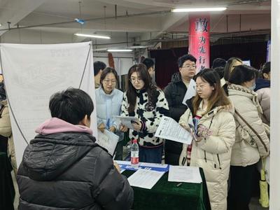 天天有专场、周周有“组团”，新学期校园招聘“不断档” 