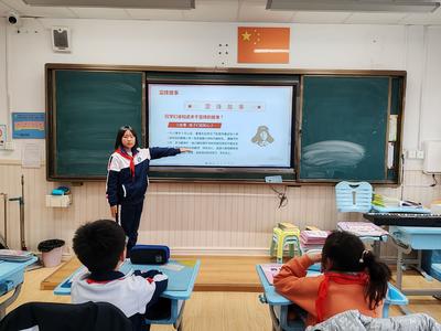 传承雷锋精神，凝聚志愿力量！市北实验初中开展学雷锋主题队活动