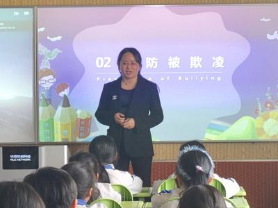 即墨区鳌山卫白庙小学开展普法进校园活动