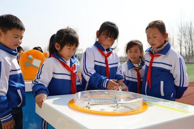莱西：科普进校园 点亮科技梦 