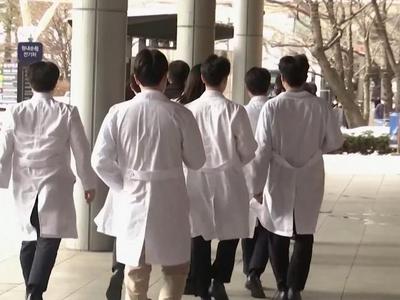 韩国政府坚决推进医改，更多医学教授准备辞职