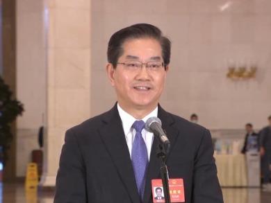 范先群代表：让每一位追光少年都能拥有光明的未来