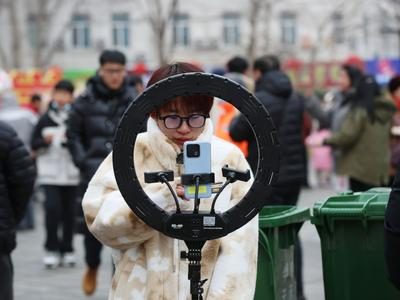 全网短视频账号总数达15.5亿个，职业主播达1508万人