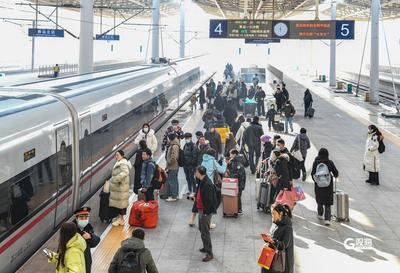 春运火车票已累计发售2.74亿张