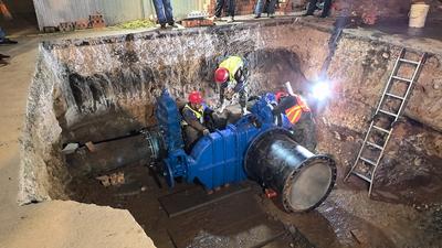 打破常规，错峰作业！青岛胶州自来水有限公司夜间完成给水管道工程新旧管道对接