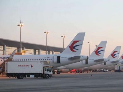 东方航空回应“航班滑梯被释放”：深表歉意，正进一步调查