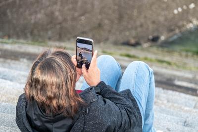 前10个月我国智能手机产量超10亿台