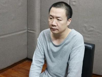 85后国企领导沉醉当“榜一大哥”，借钱借到朋友躲着走