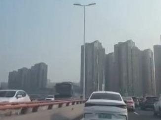 台湾地震后福建多地路灯杆左右晃动明显