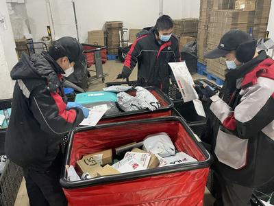 仅用4个月，今年全国快递业务量突破500亿件