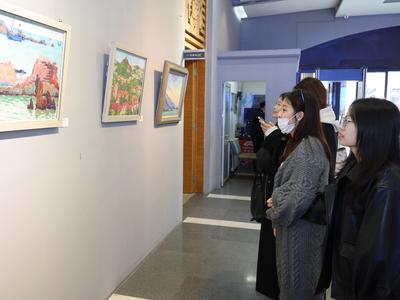 “为美而来”高校青年教师青岛写生作品在市文化馆开展