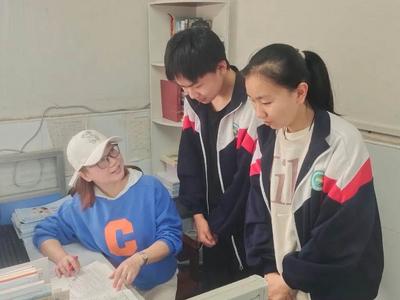 “AI＋作业”是帮手还是枪手？