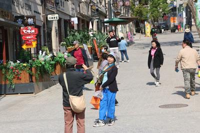 2025年我国免签入境外国人人次增长49.5%