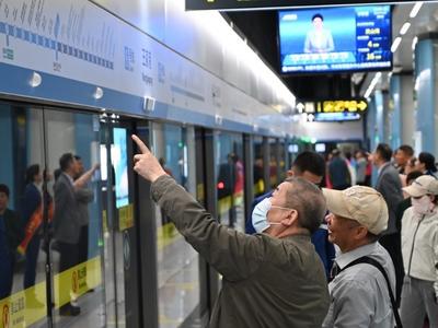 17座车站创客流新高！“五一”假期青岛地铁载客近千万人次
