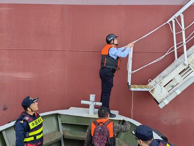 助力新一代中型集装箱船“5900TEU”首航，青岛把这些工作干在了前面