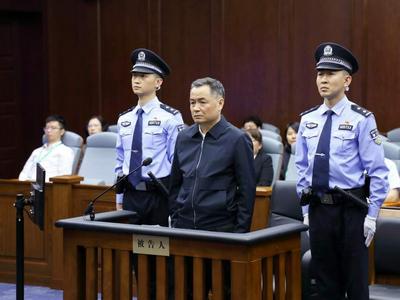 被控受贿6743万余元！新疆生产建设兵团原党委常委焦小平受贿案一审开庭