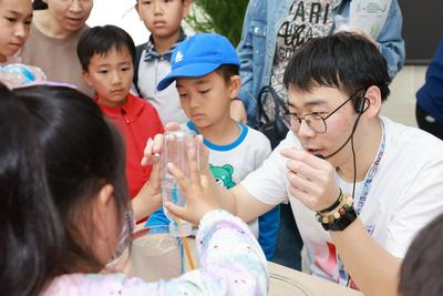十年科学相伴，一路奋楫扬帆！青岛能源所举办第十届公众科学日活动 