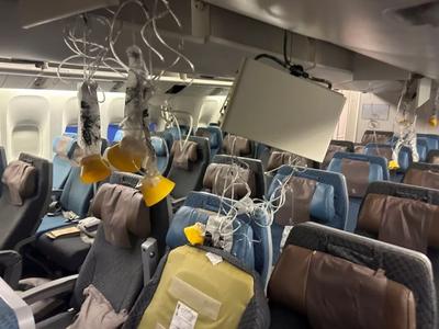 新加坡客机迫降后续：20人还在重症监护室